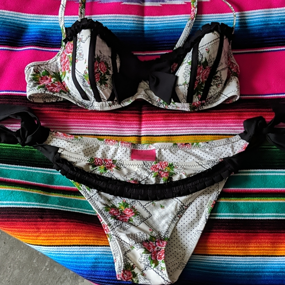 🌊👙🏖️Betsey Johnson Bikini🌊👙🏖️